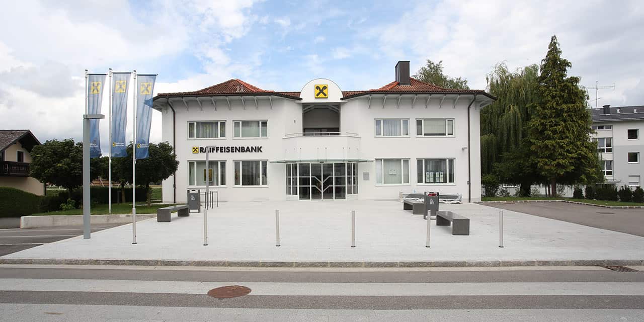 Elektroinstallation LED-Beleuchtung Bank Weißkirchen 1