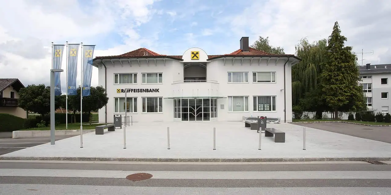 Elektroinstallation LED-Beleuchtung Bank Weißkirchen 1