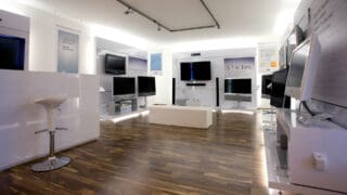 ueber_uns_chronik_2007_3_elektro_kremsmair_grossendorf_verkaufsraeume_1920x1080