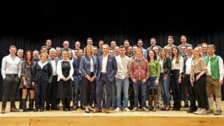 ueber_uns_chronik_2014_8_elektro_kremsmair_mitarbeiter_feier_1920x1080