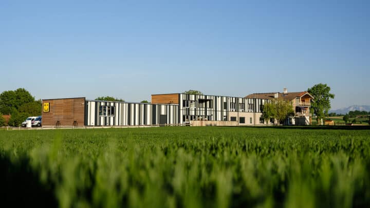 ueber_uns_chronik_2025_03_elektro_kremsmair_firmengebaeude